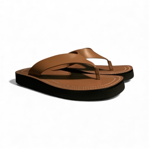 THE ROW Ginza Caramel Leather Sandals - Picture 9 of 11